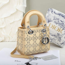 Luxury Crystal Embellished Mini Handbag – Premium Evening Party Bag
