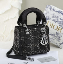 Luxury Crystal Embellished Mini Handbag – Premium Evening Party Bag
